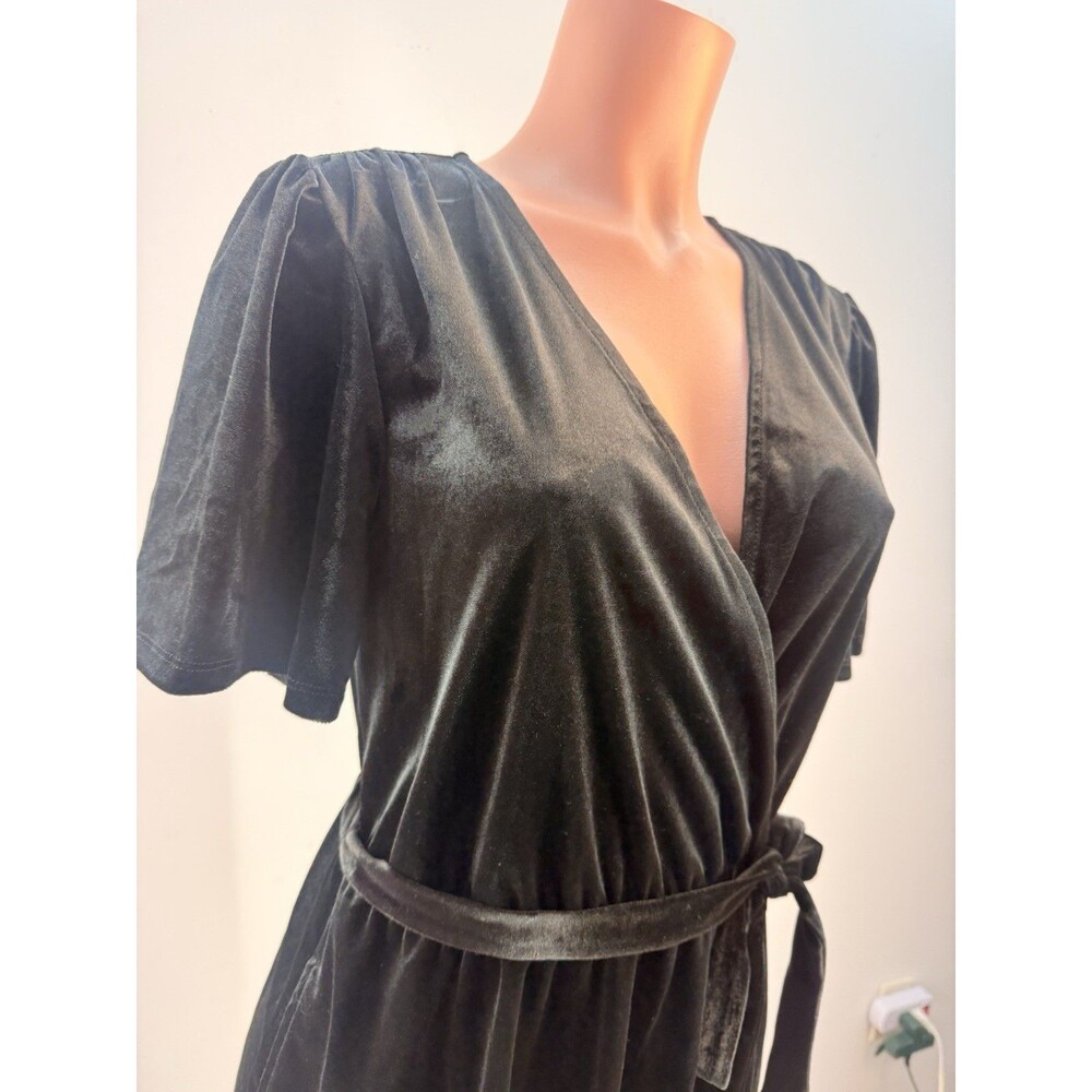 Draper James Black Velvet Wrap Dress Size M Short  Sleeve W/Pockets - Picture 5 of 16